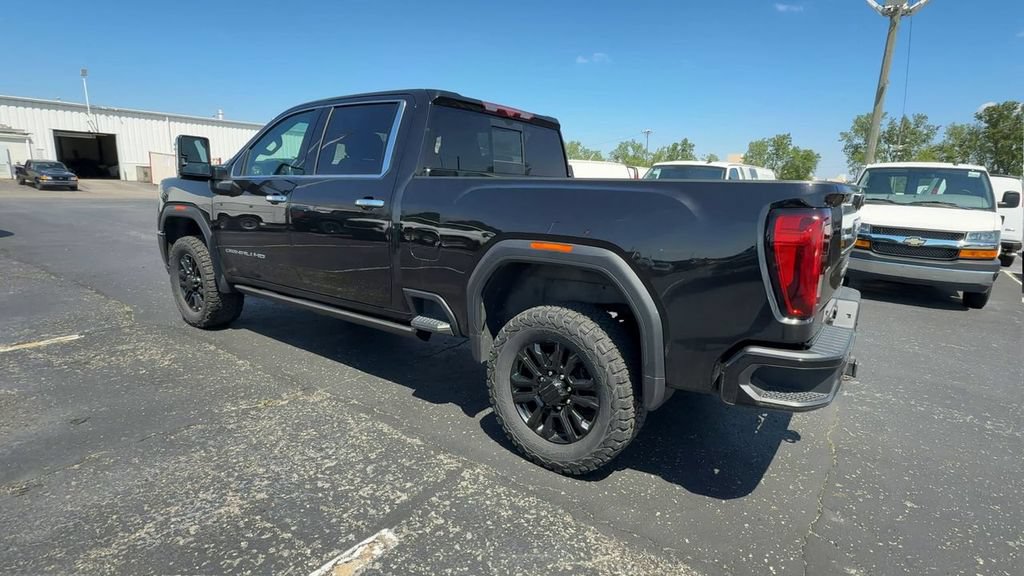 Used 2023 GMC Sierra 3500 Denali w/ Denali Black Diamond Edition AWD/4WD image 6