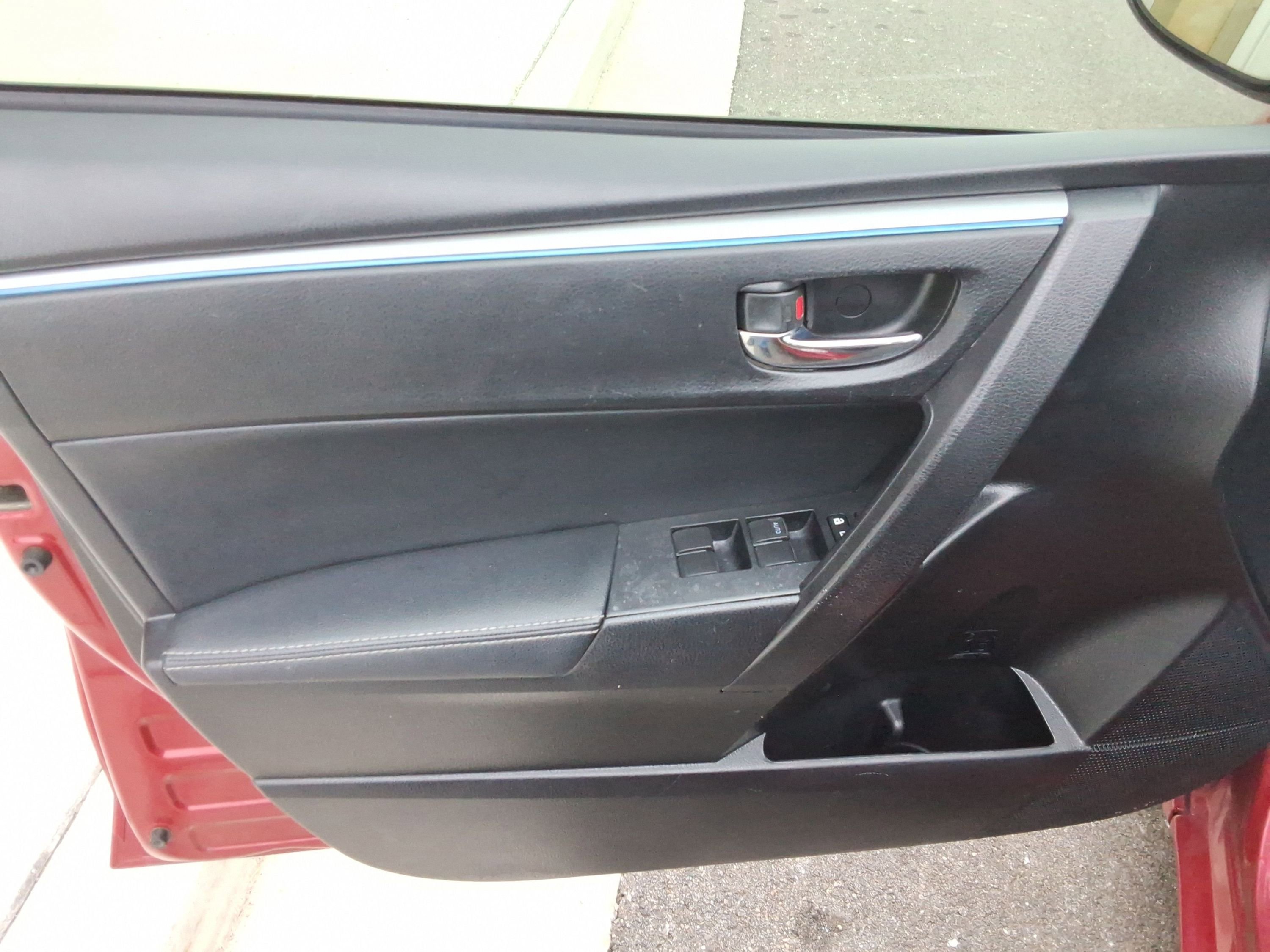 Used 2015 Toyota Corolla S image 20