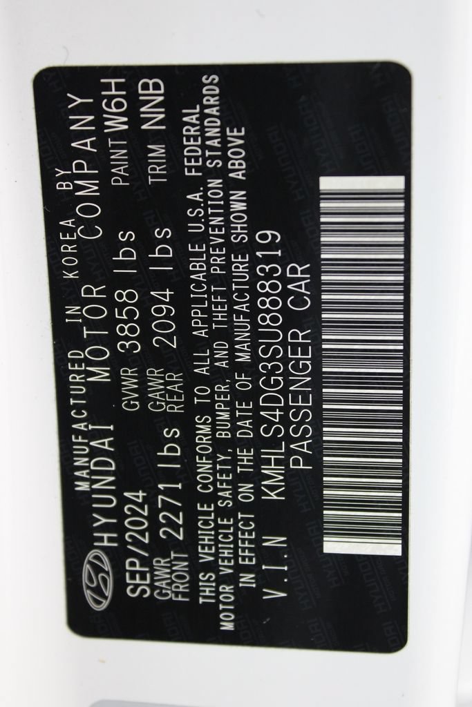 Used 2025 Hyundai Elantra SEL FWD image 31