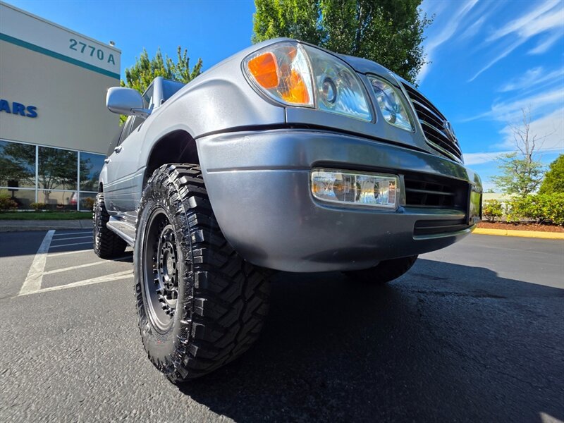 Used 2004 Lexus LX 470 4WD image 9