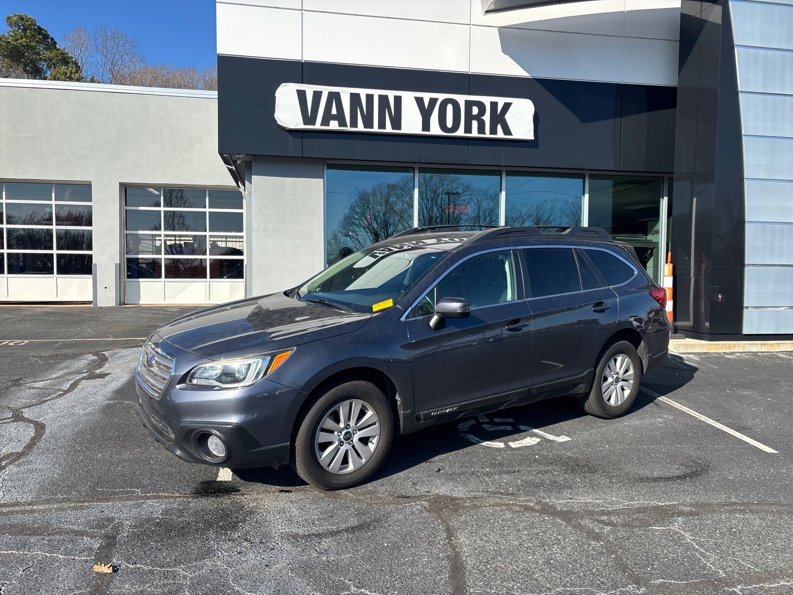 Used 2016 Subaru Outback 2.5i Premium image 2