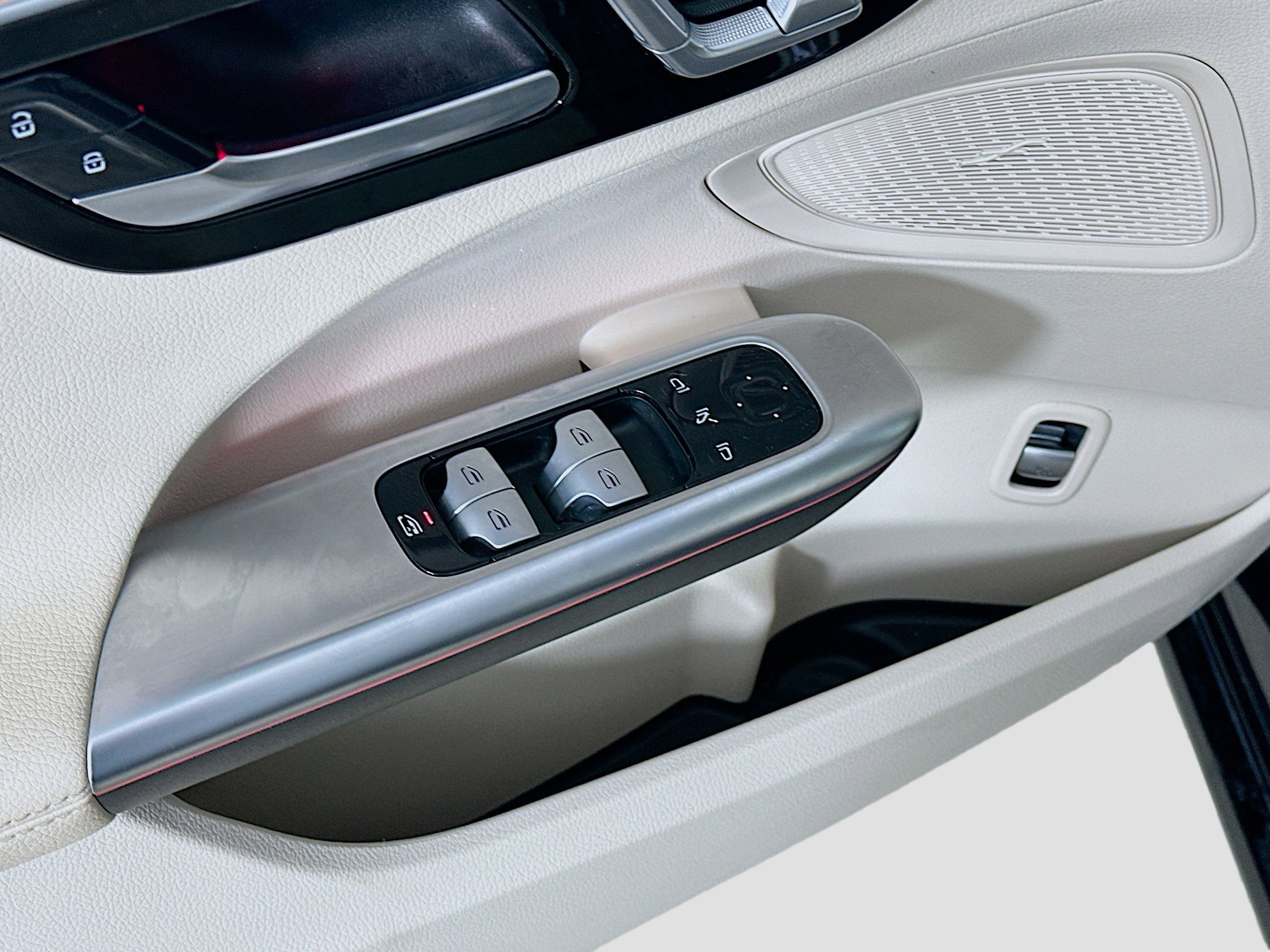 Certified 2023 Mercedes-Benz C 300 4MATIC Sedan image 22