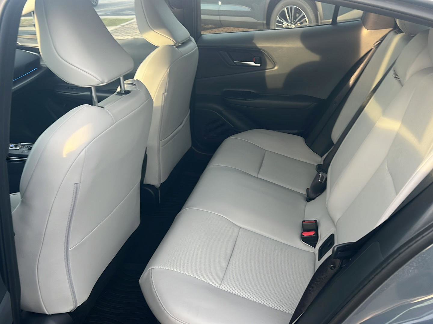 Used 2024 Toyota Prius Limited FWD image 11
