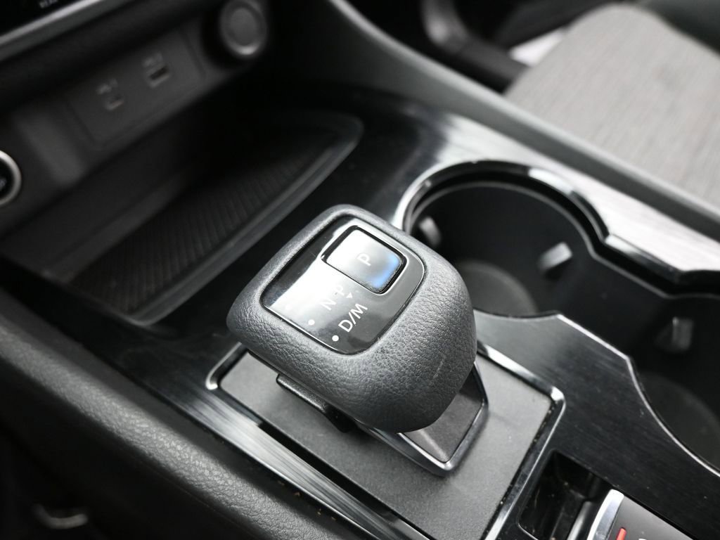 Used 2021 Nissan Rogue SV image 16