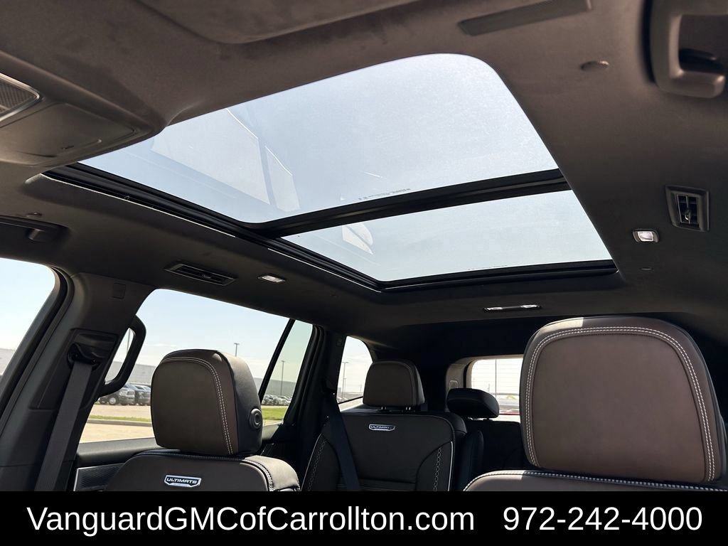 New 2026 GMC Acadia Denali Ultimate w/ LPO, Floor Liner Package AWD/4WD image 21