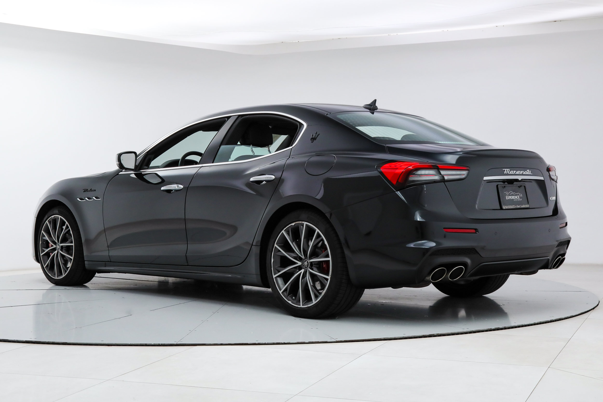 Certified 2023 Maserati Ghibli Modena RWD image 3