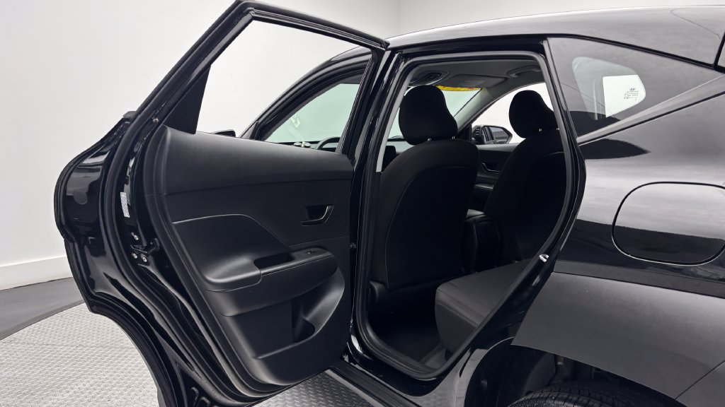 Used 2024 Hyundai Kona SE AWD/4WD image 33