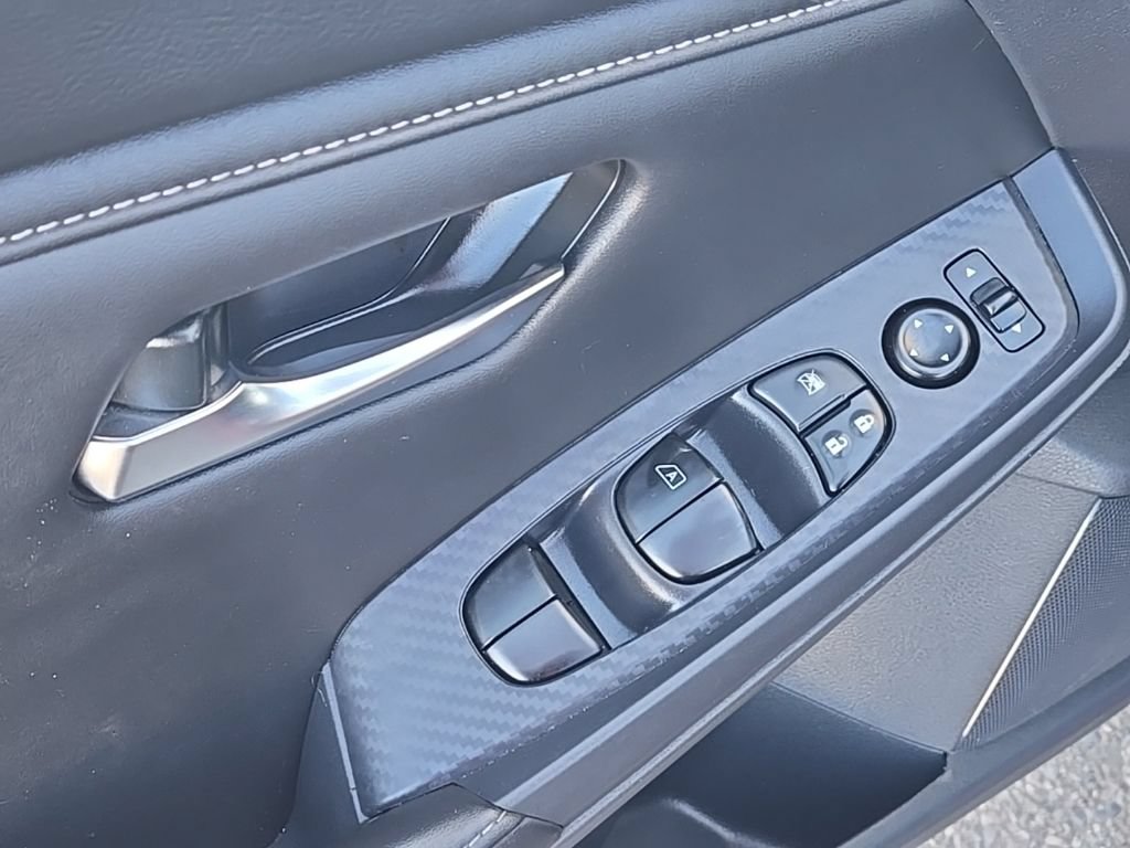 Used 2024 Nissan Sentra SV FWD image 12
