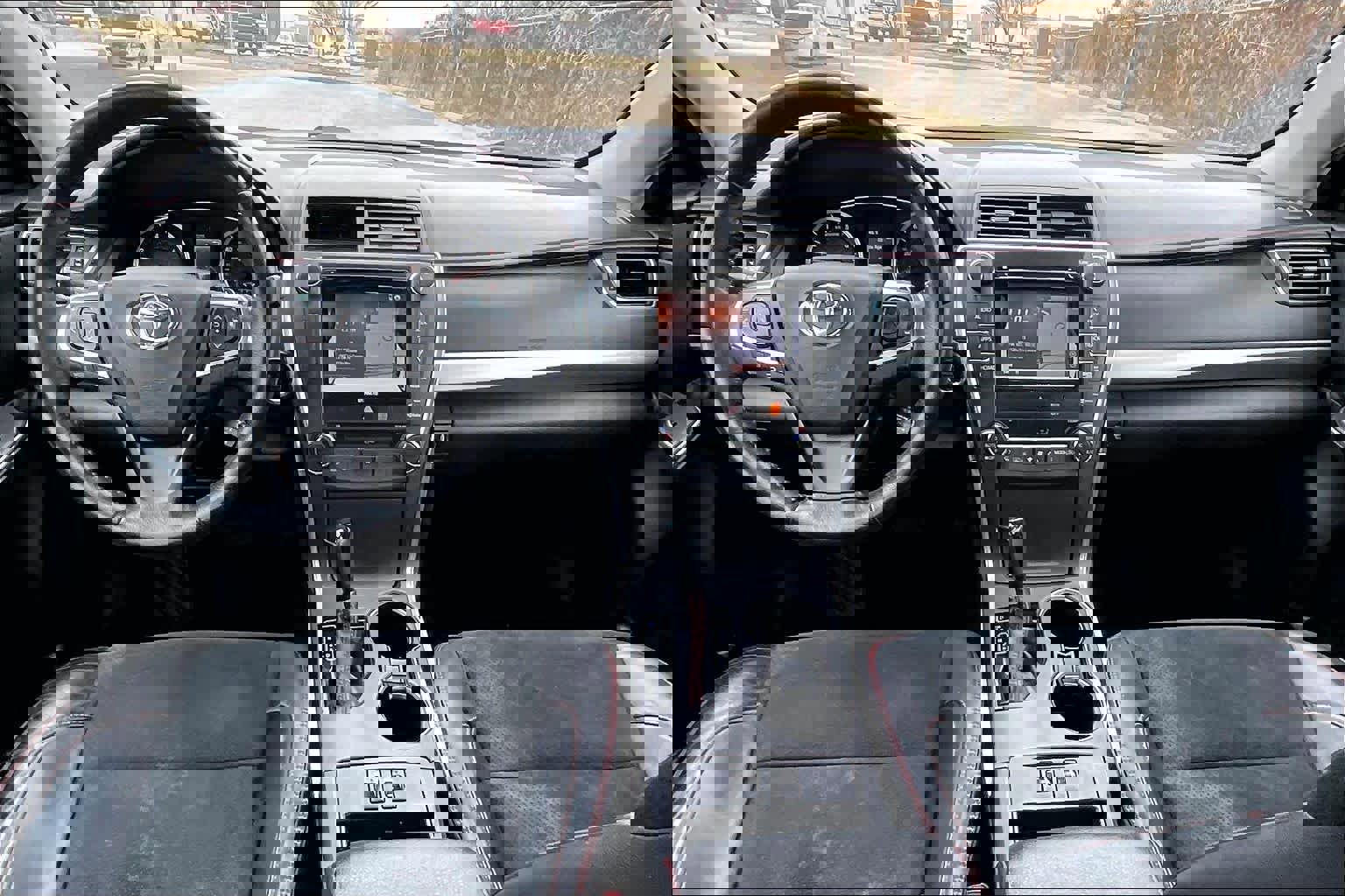 Used 2016 Toyota Camry XSE image 15