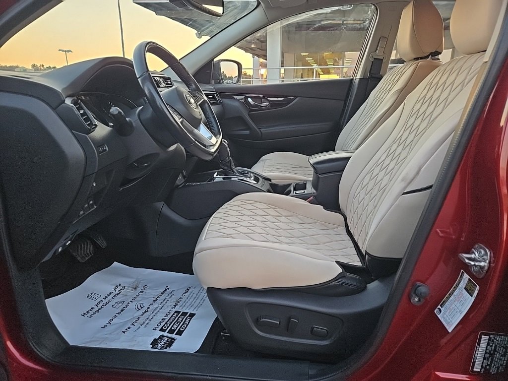 Used 2021 Nissan Rogue Sport SL w/ Premium Package image 11