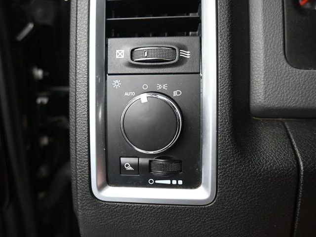 Used 2020 RAM 1500 Classic SLT RWD image 12