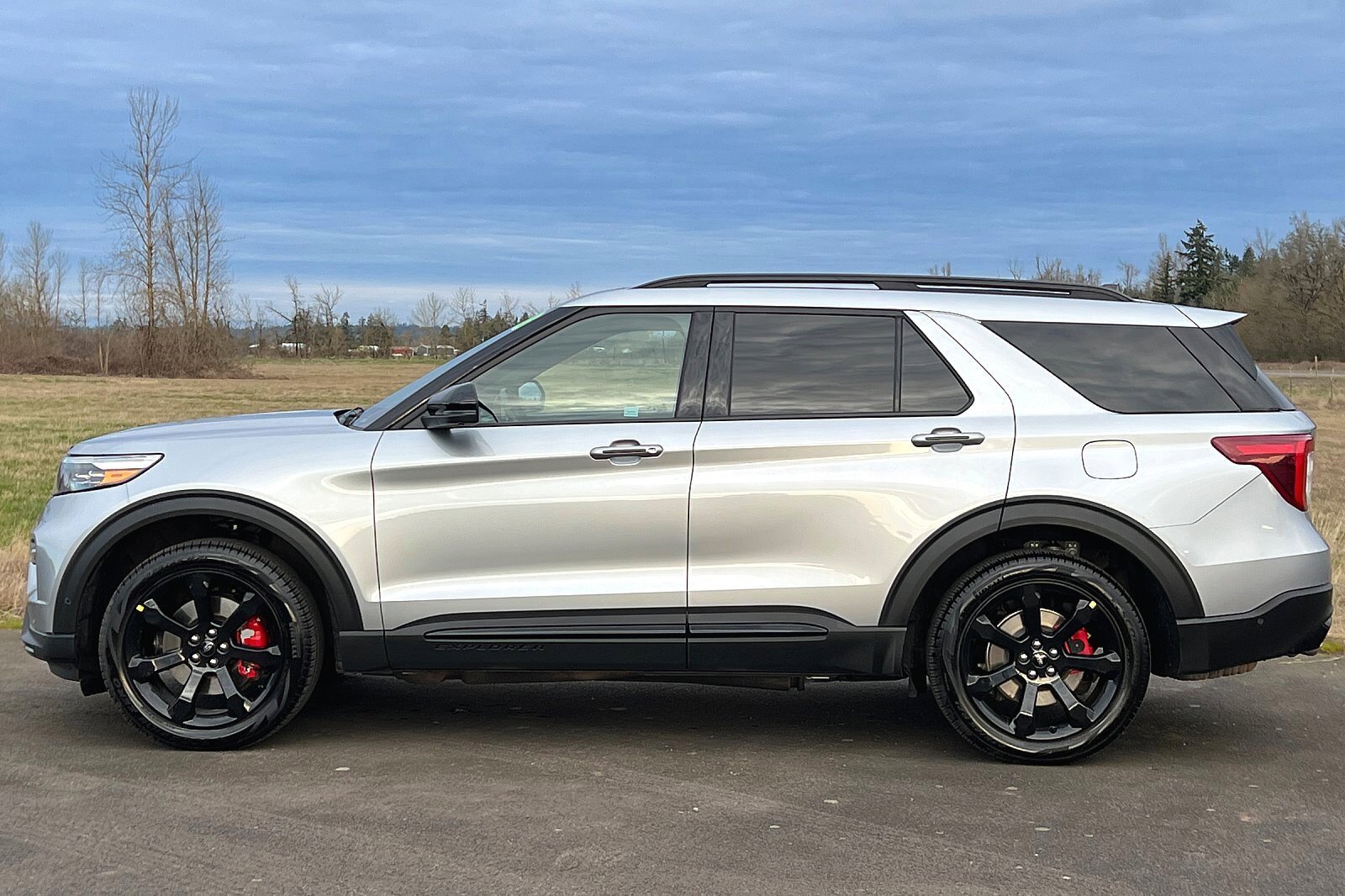 Used 2022 Ford Explorer ST w/ Equipment Group 401A image 7