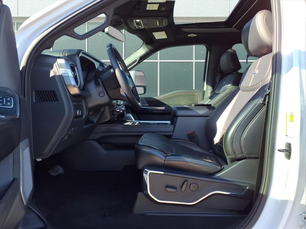 Used 2024 Ford F250 Platinum image 16