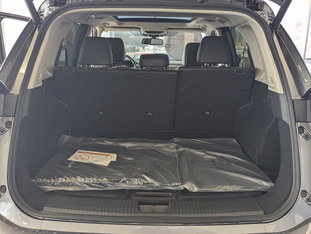 New 2026 Nissan Rogue Platinum image 37