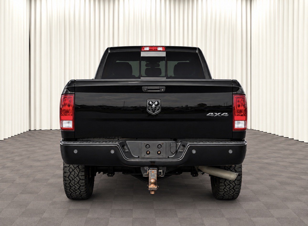 Used 2016 RAM 2500 Big Horn w/ Black Appearance Group AWD/4WD image 4
