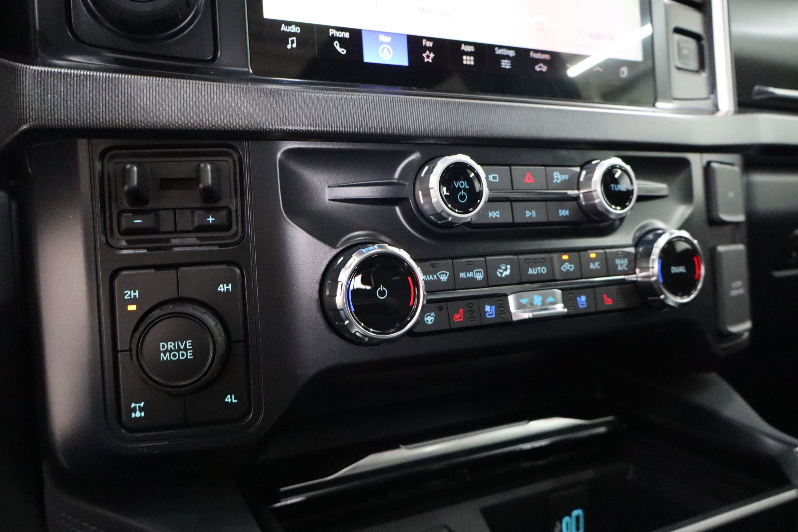 New 2026 Ford F250 Platinum image 24