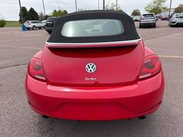 Used 2015 Volkswagen Beetle R-Line FWD image 18