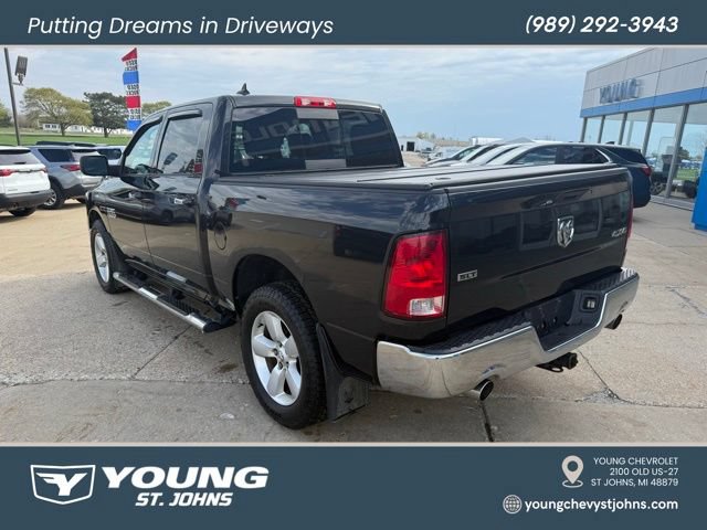 Used 2018 RAM 1500 Classic SLT w/ SLT Plus D←cor Group AWD/4WD image 3