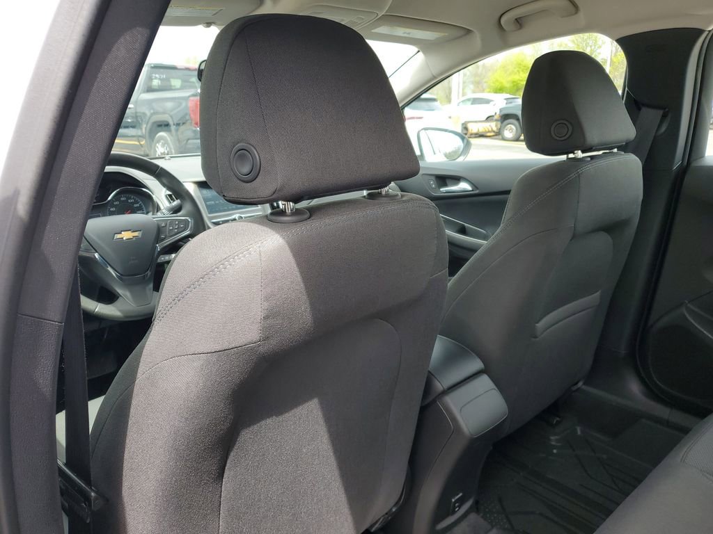 Used 2018 Chevrolet Cruze LT FWD image 25