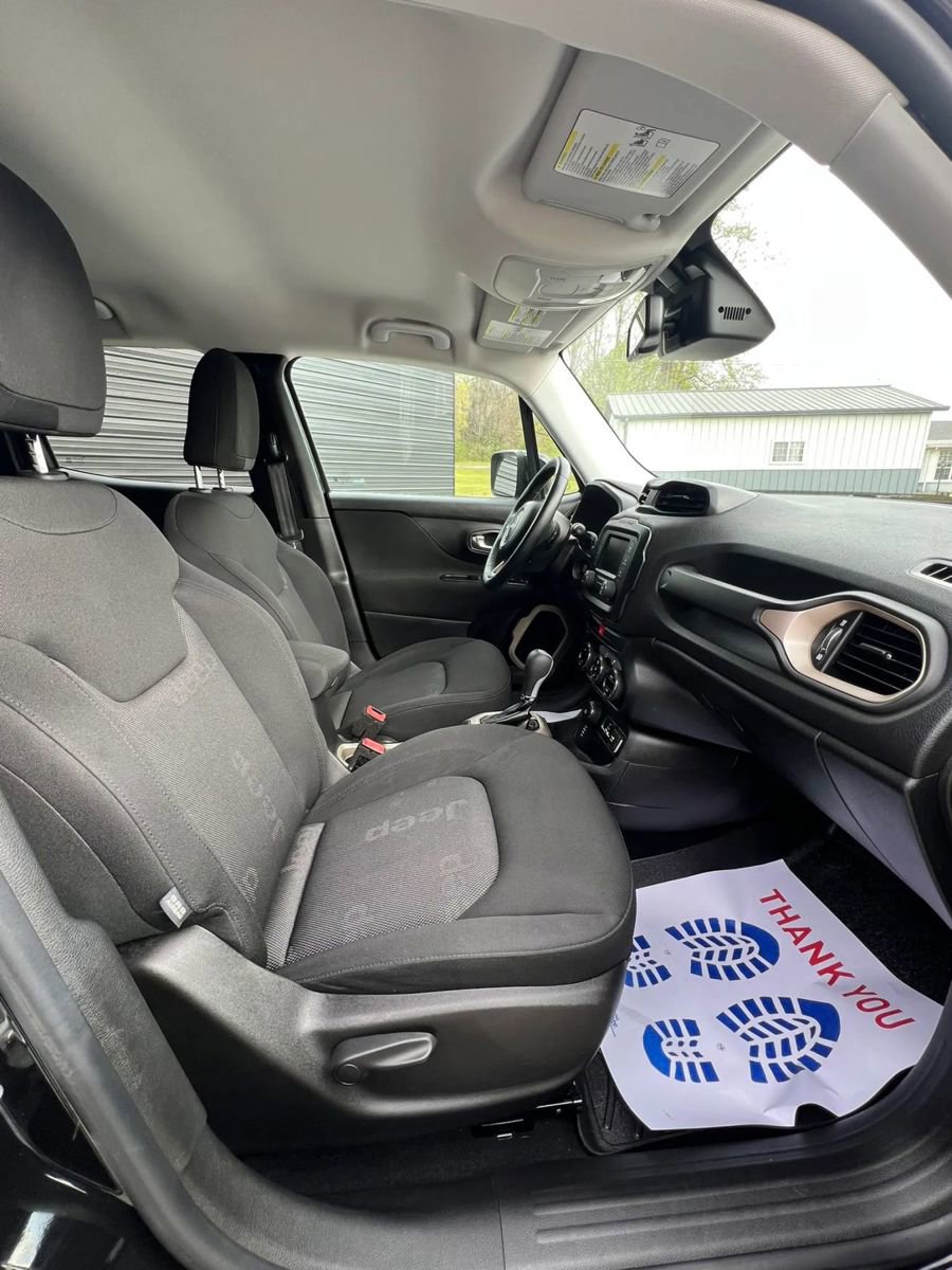 Used 2016 Jeep Renegade Latitude w/ Popular Equipment Group image 13