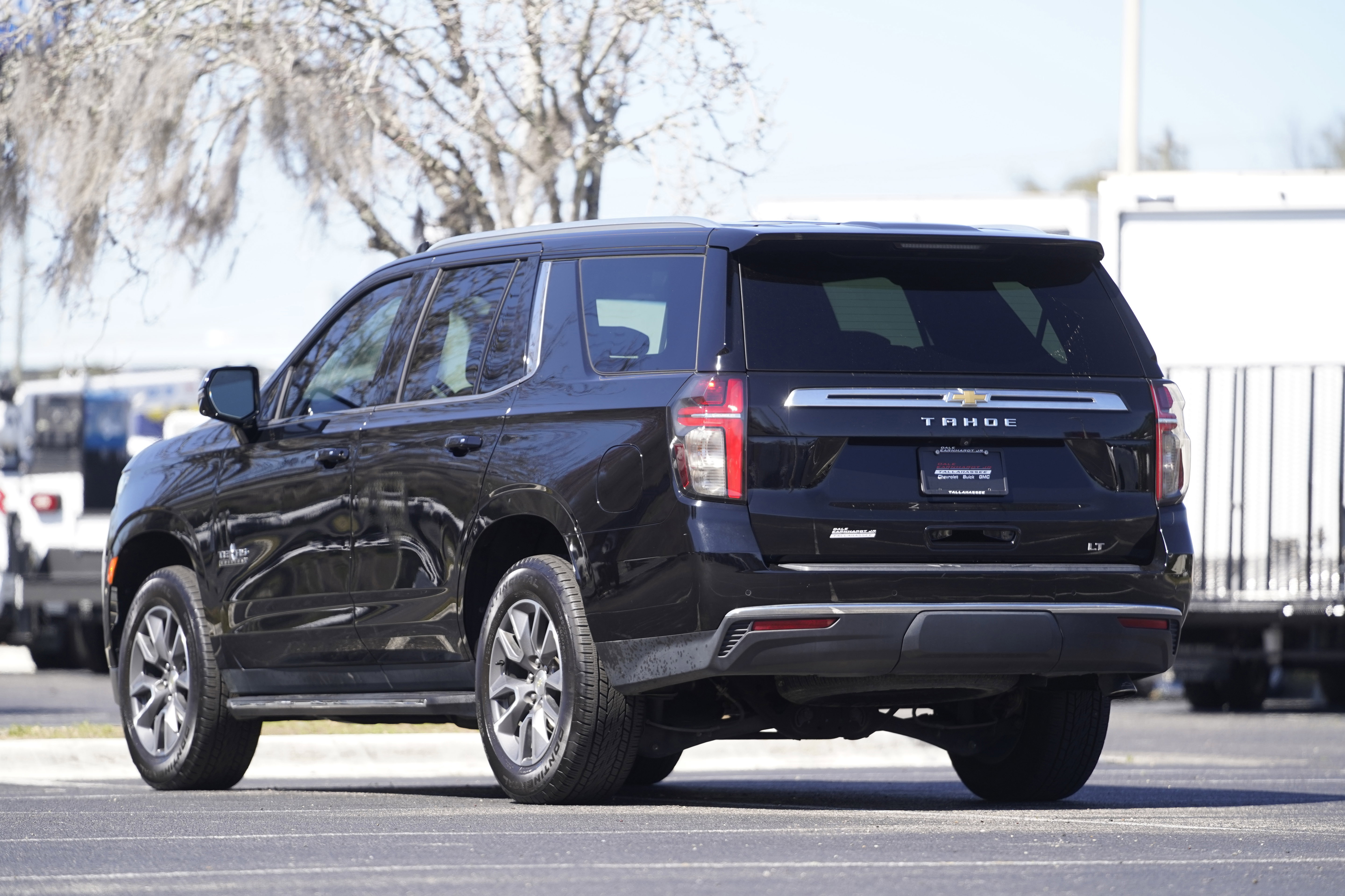 Used 2021 Chevrolet Tahoe LT w/ LT Signature Plus Package RWD image 3