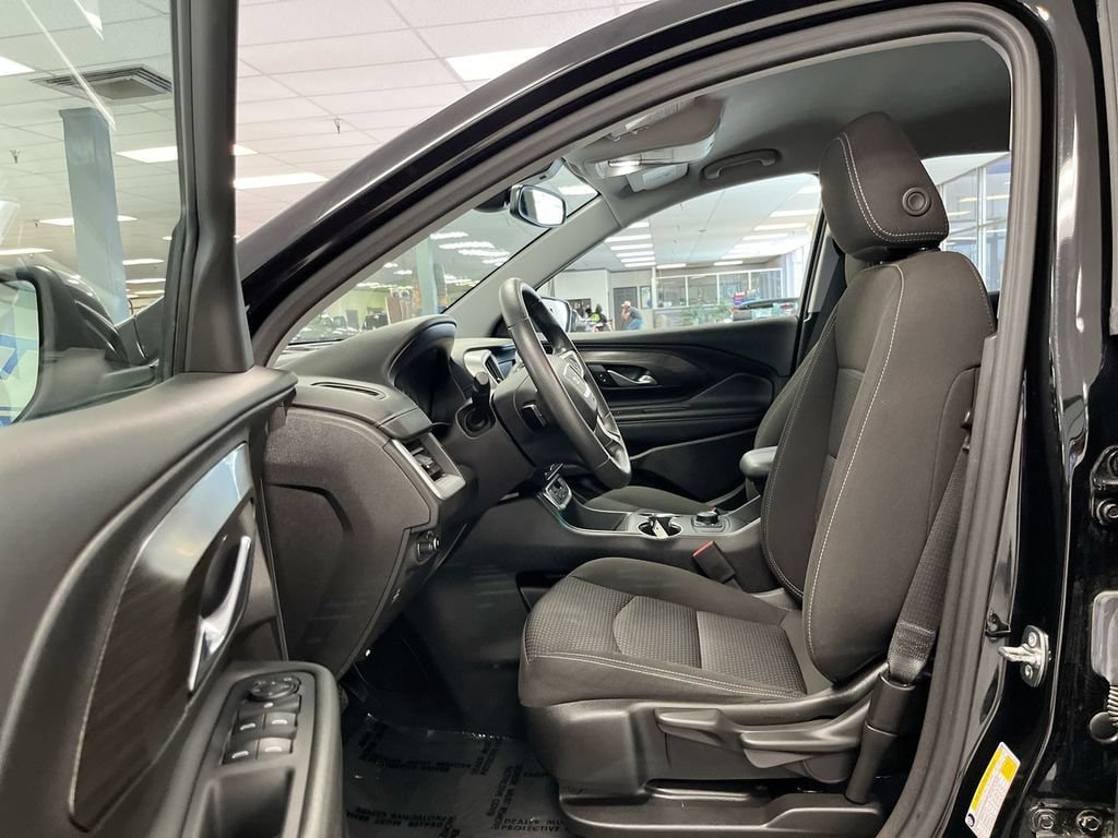 Used 2024 GMC Terrain SLE AWD/4WD image 14
