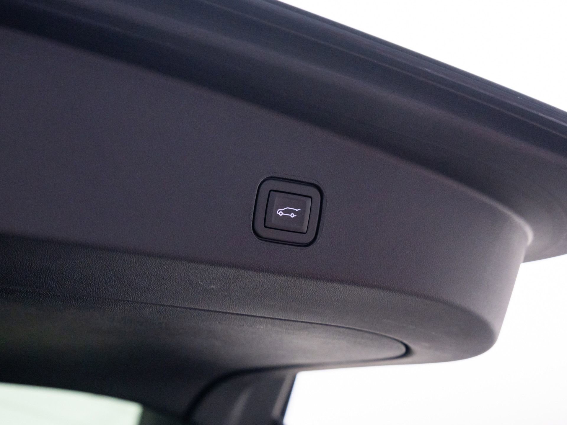 Certified 2025 Cadillac Lyriq Luxury w/ LPO, Floor Liner Package image 36