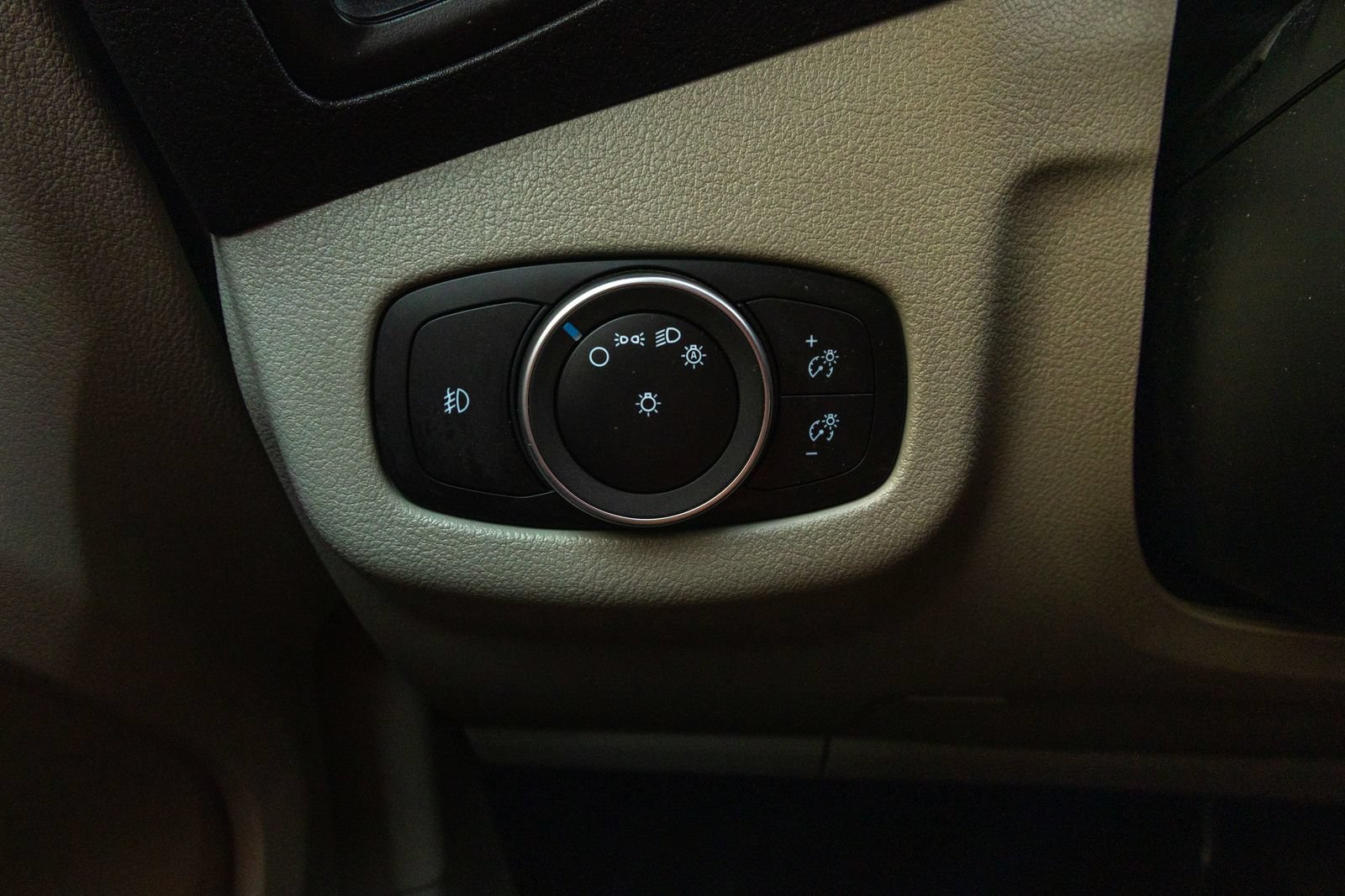 Used 2022 Ford Transit Connect XLT FWD image 22