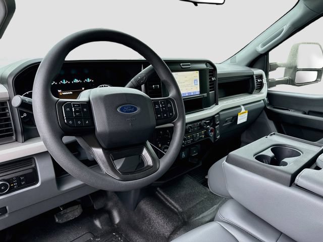 New 2026 Ford F550 4x4 Crew Cab image 7