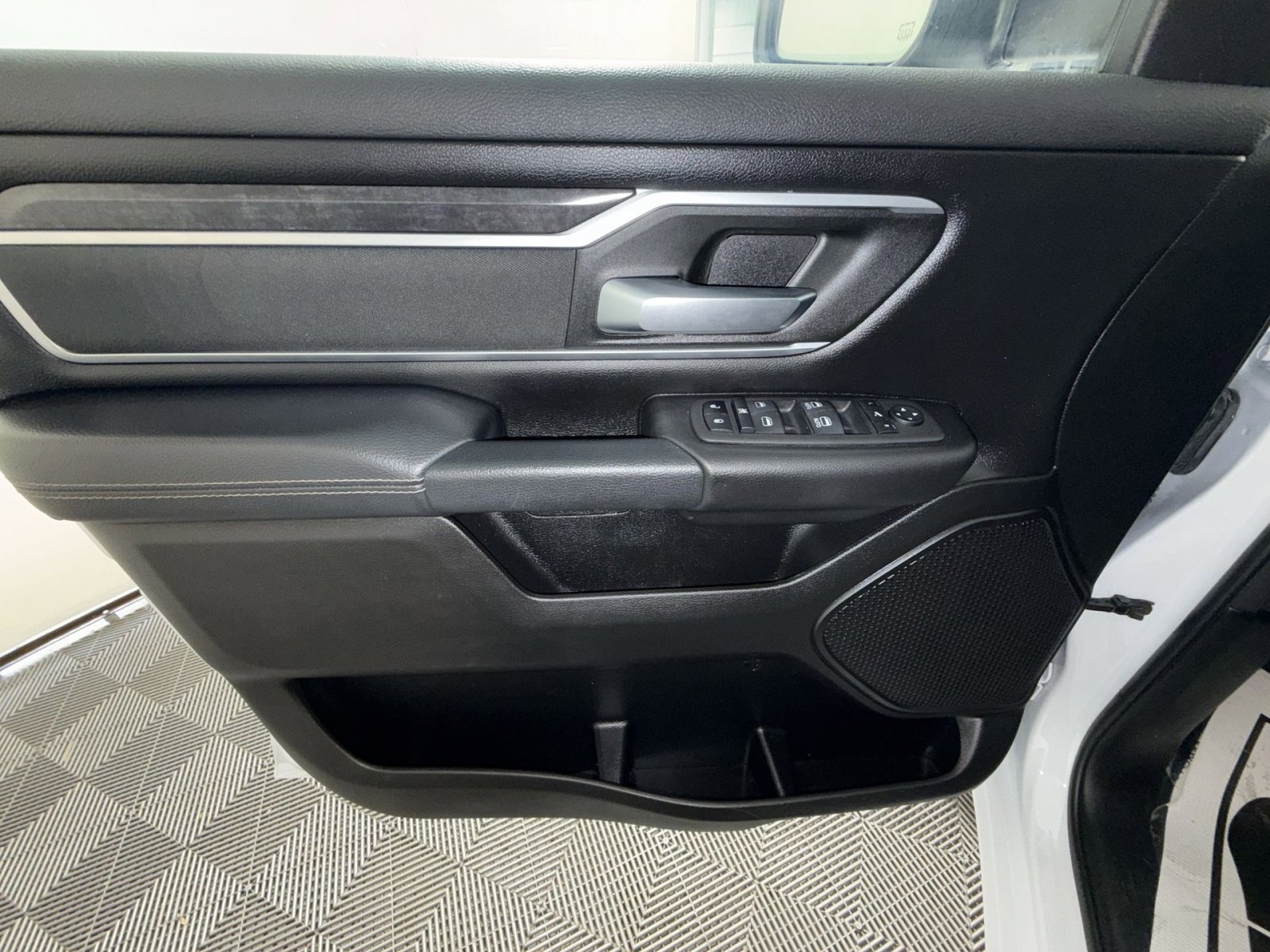Used 2023 RAM 1500 Lone Star AWD/4WD image 15
