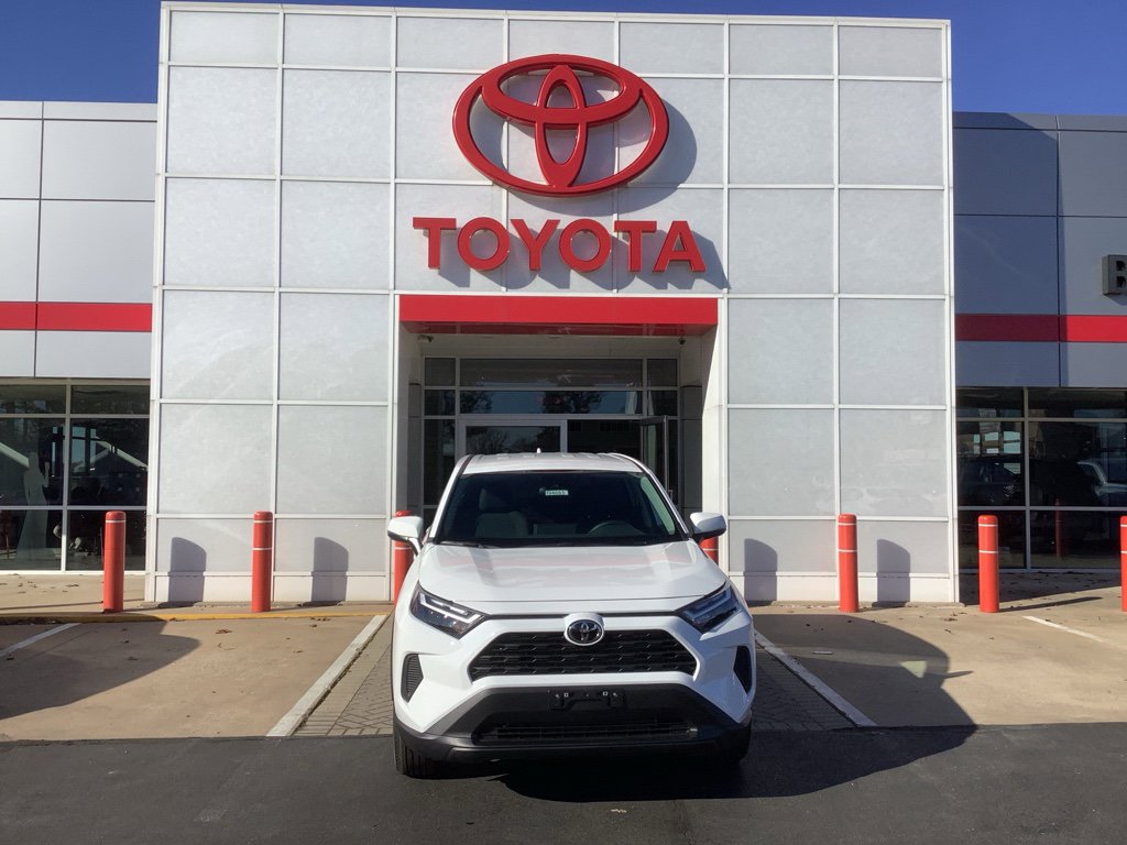 New 2025 Toyota RAV4 LE image 2