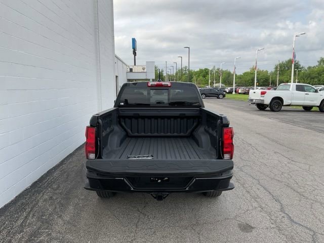 Used 2026 Chevrolet Colorado W/T w/ Advanced Trailering Package AWD/4WD image 8