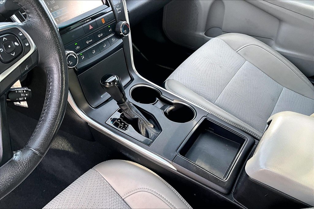 Used 2017 Toyota Camry SE FWD image 15