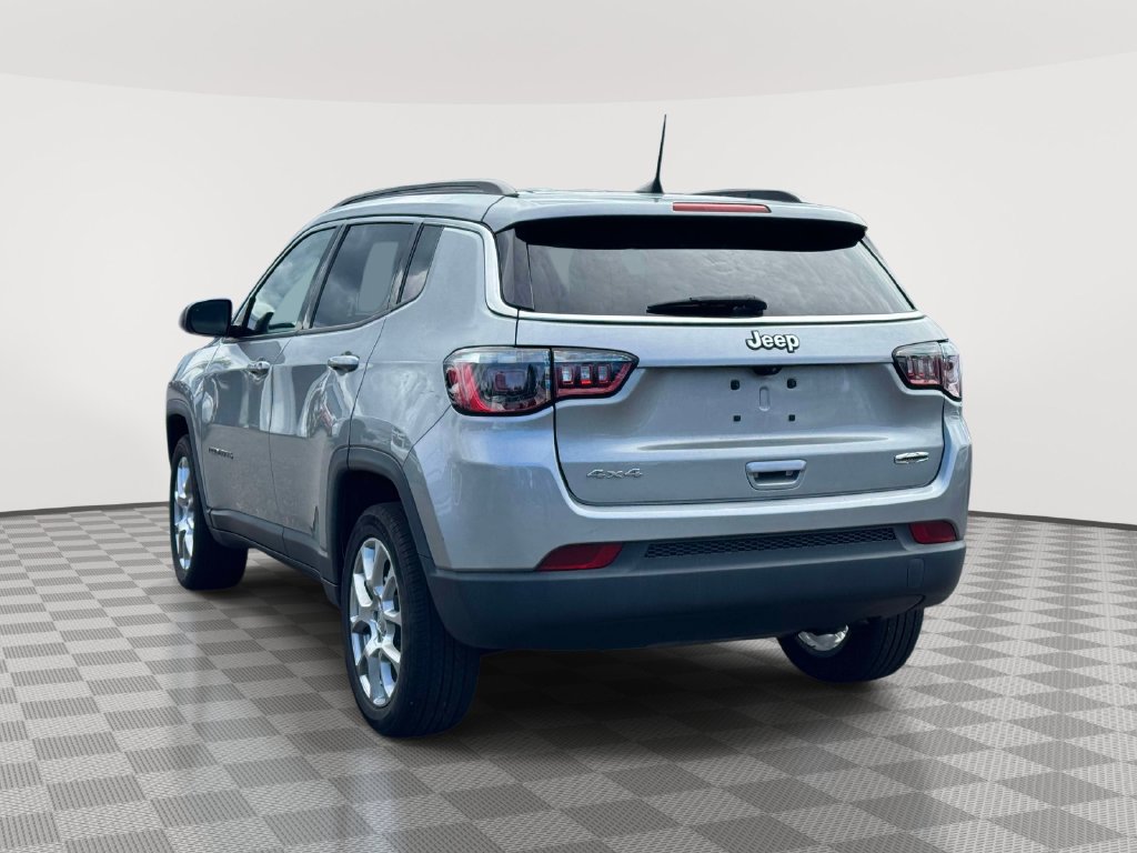 Used 2022 Jeep Compass Latitude AWD/4WD image 5