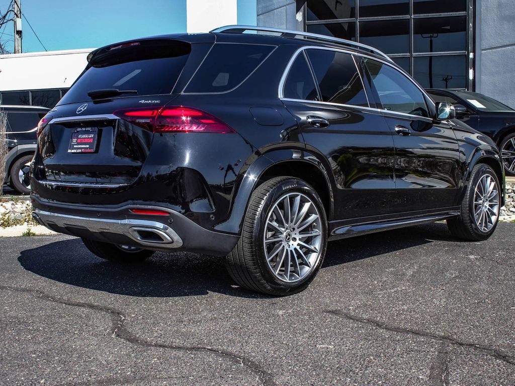 Used 2025 Mercedes-Benz GLE 450e 4MATIC w/ AMG Line Interior image 6