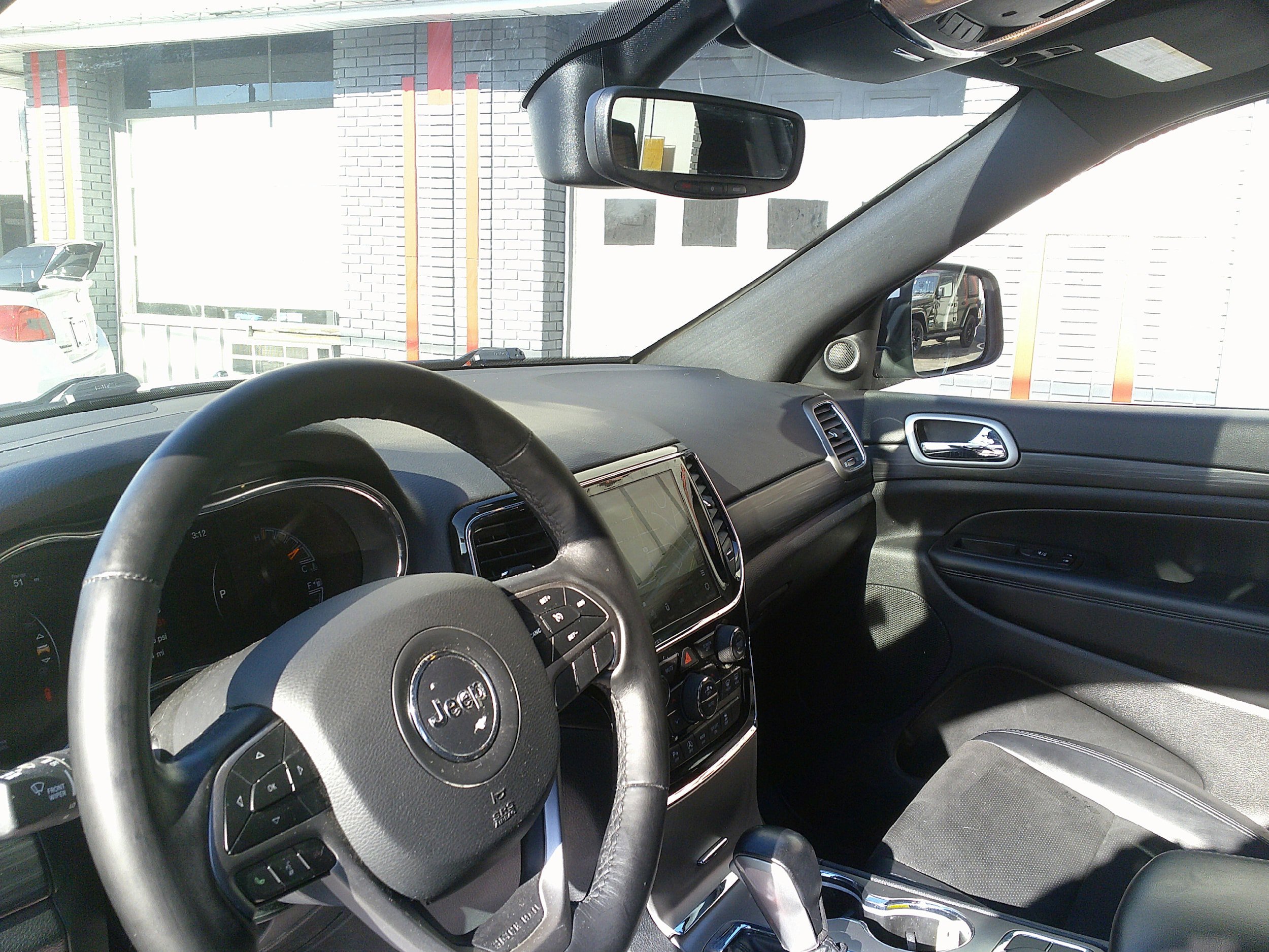 Used 2022 Jeep Grand Cherokee Laredo X image 21