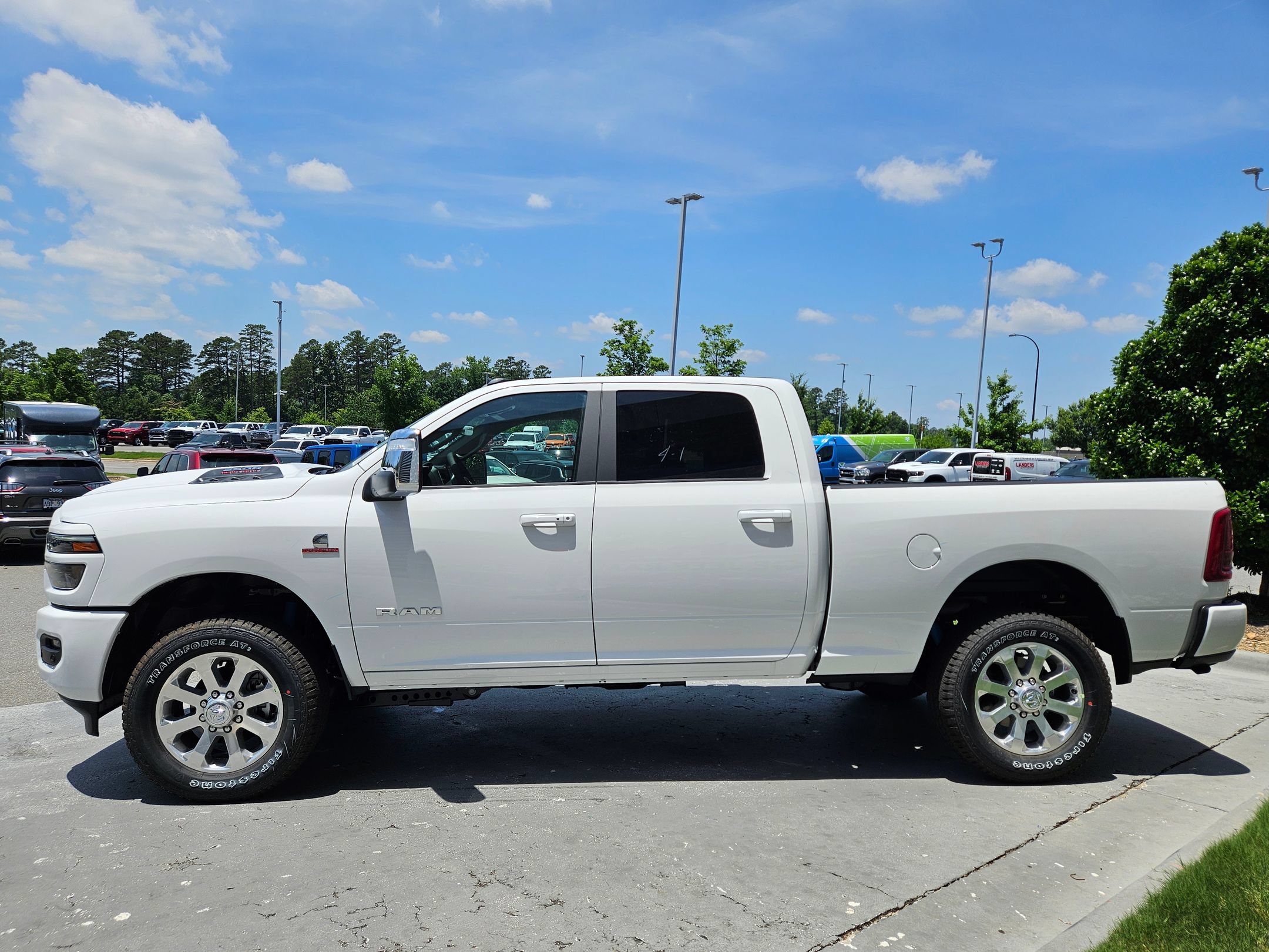 New 2026 RAM 2500 Laramie w/ Sport Appearance Package AWD/4WD image 4