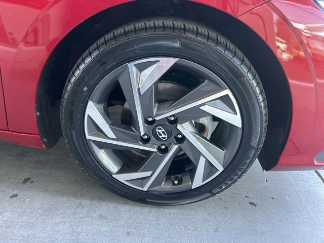 Certified 2025 Hyundai Elantra Sport image 36