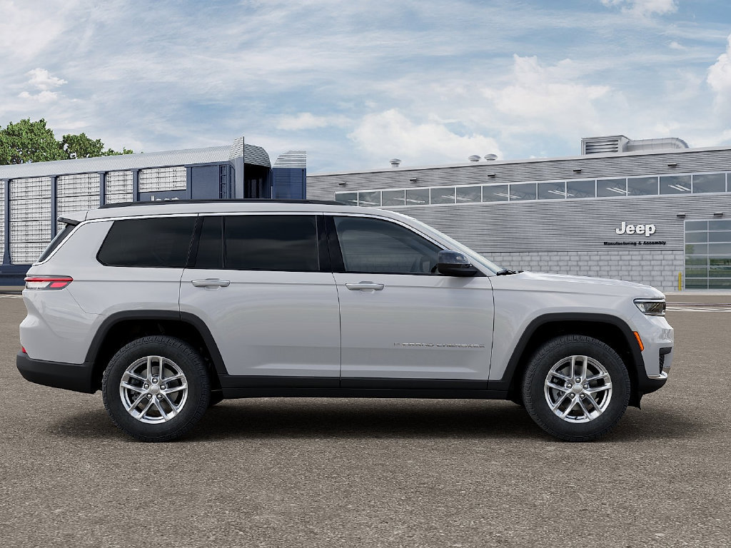 New 2025 Jeep Grand Cherokee L Laredo w/ Luxury Tech Group I AWD/4WD image 21