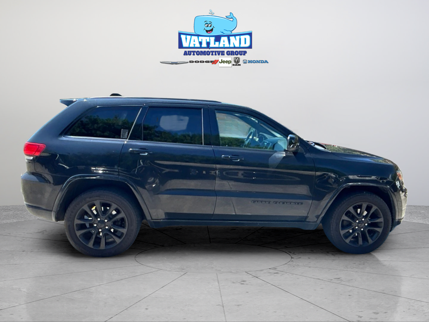 Used 2018 Jeep Grand Cherokee Altitude RWD image 6