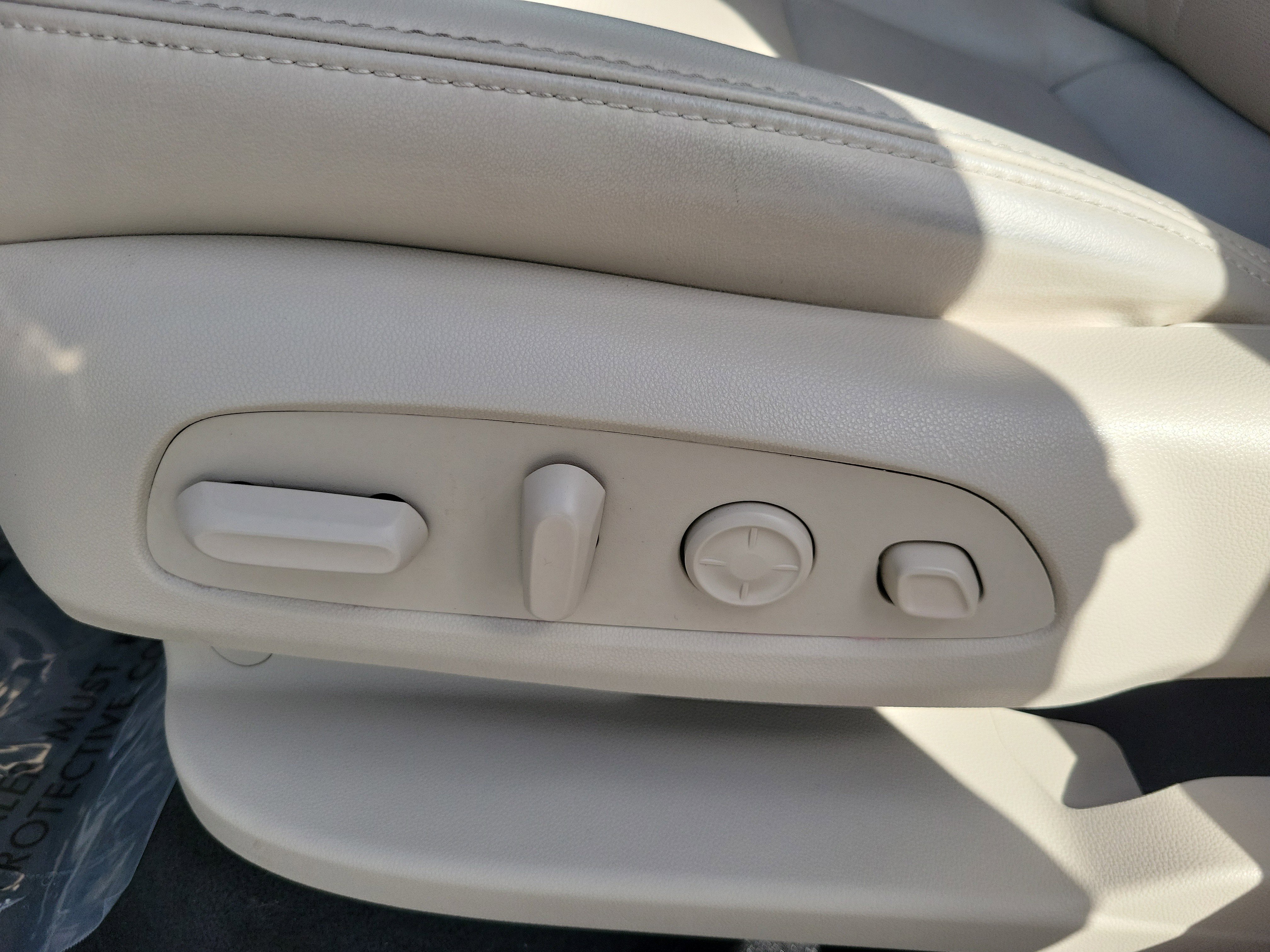 Used 2024 Buick Enclave Premium image 12