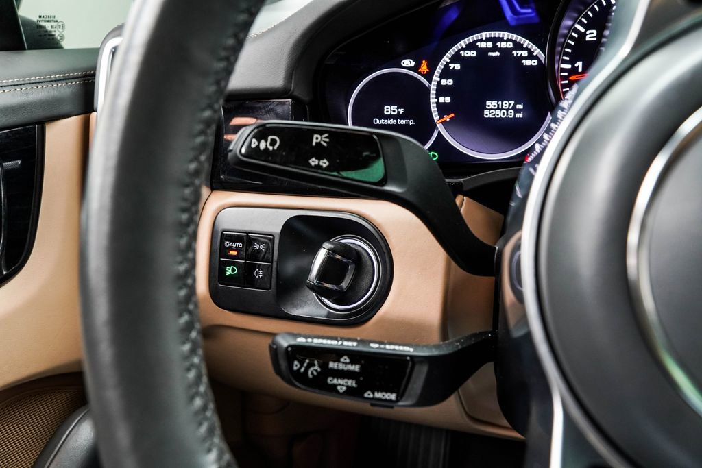 Used 2021 Porsche Cayenne S image 38