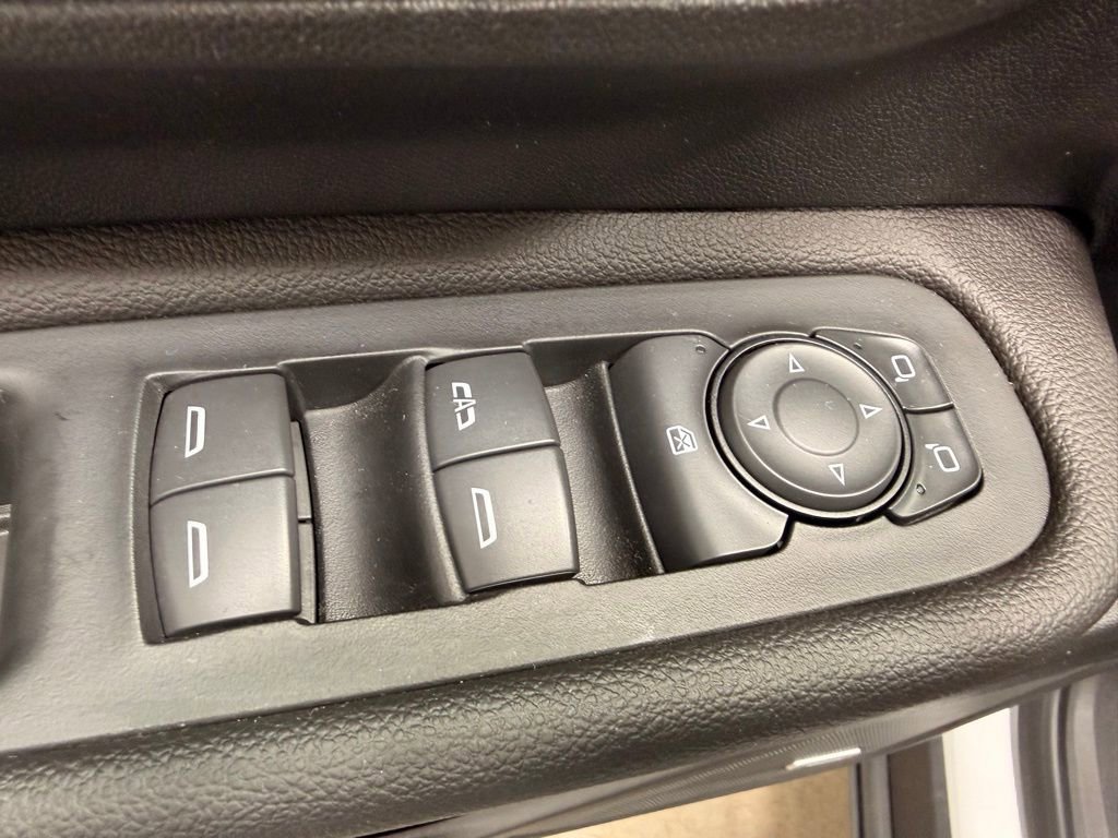 Used 2022 GMC Terrain SLT w/ Infotainment Package II AWD/4WD image 19