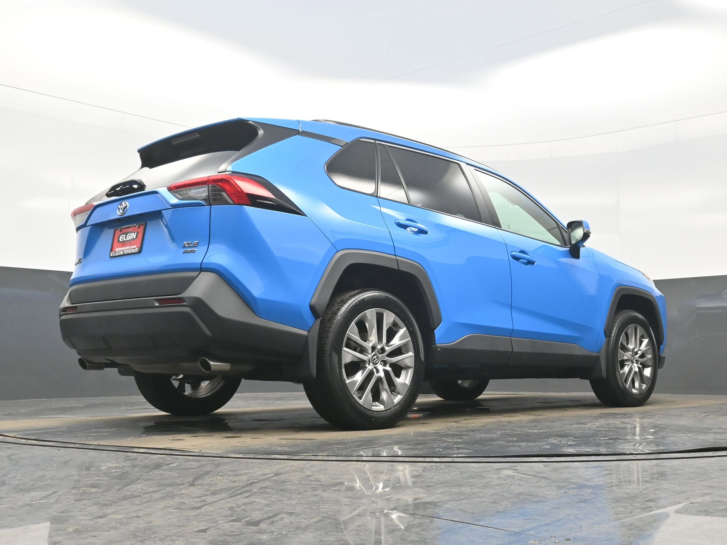 Used 2020 Toyota RAV4 XLE Premium image 33