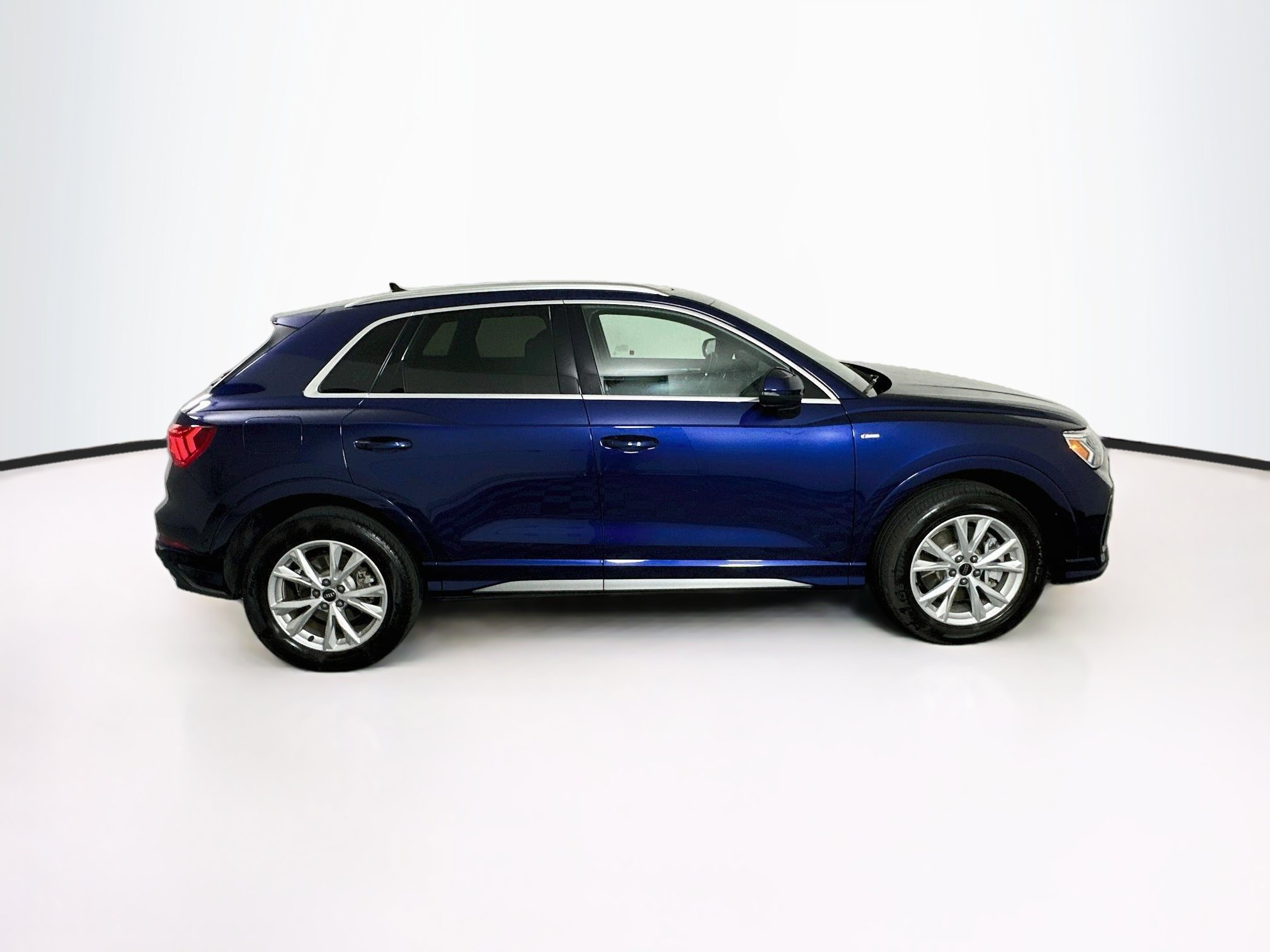 Used 2025 Audi Q3 2.0T Premium AWD/4WD image 10