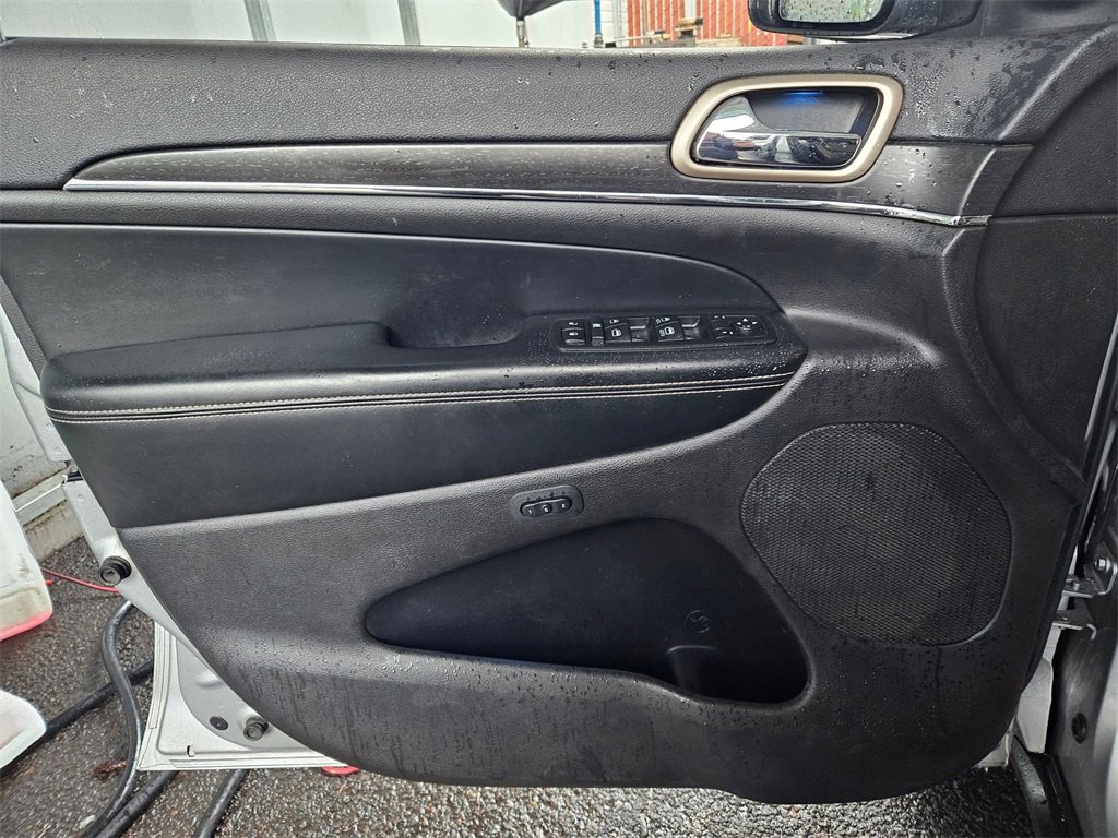 Used 2015 Jeep Grand Cherokee Limited w/ Trailer Tow Group IV image 11