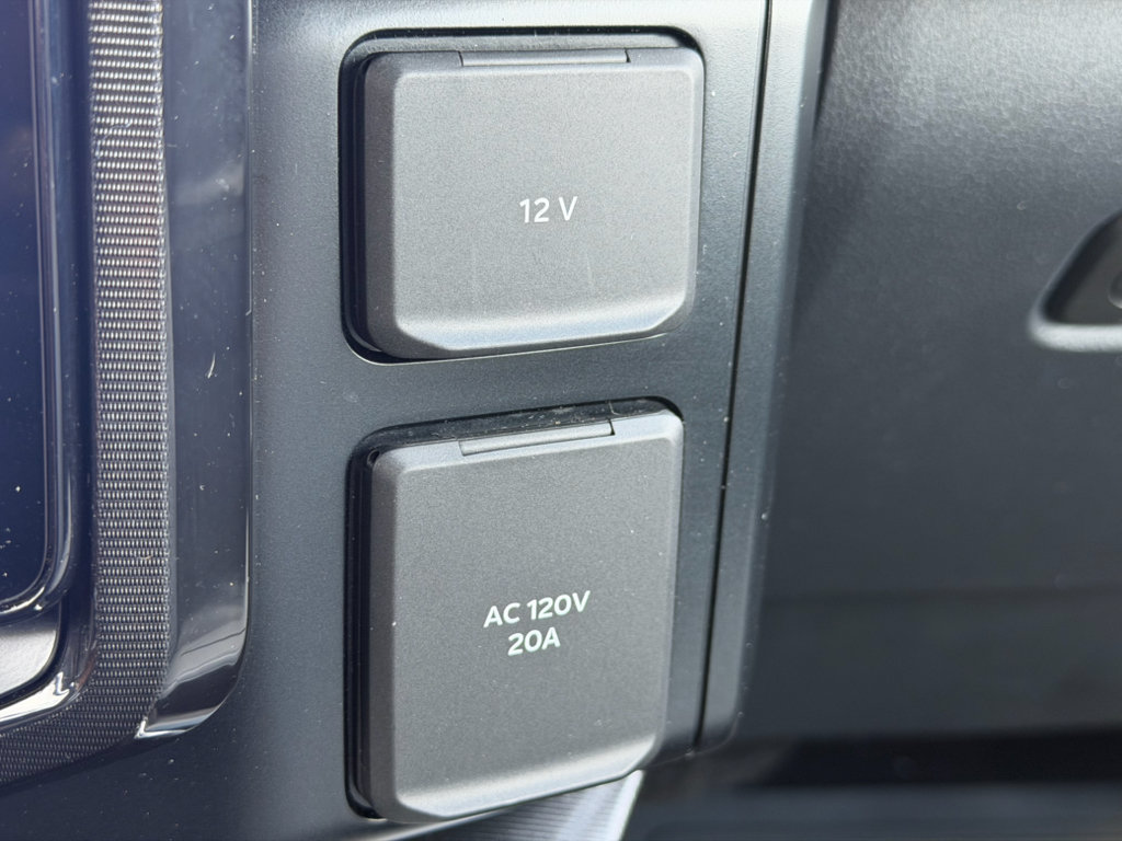 Used 2023 Ford F150 Lightning Platinum AWD/4WD image 18