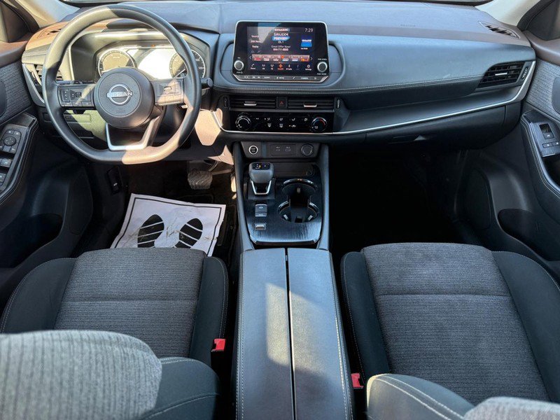 Used 2022 Nissan Rogue S image 11