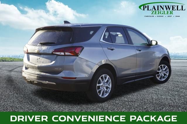 Used 2023 Chevrolet Equinox LT w/ Driver Convenience Package image 3