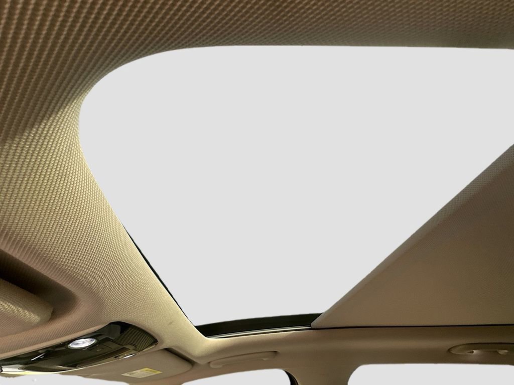 Used 2022 Kia Sorento EX w/ Panoramic Sunroof Package image 16